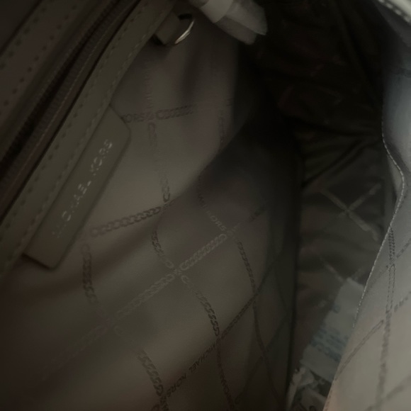 NWT Michael Kors medium size silver backpack NWT - Picture 5 of 7